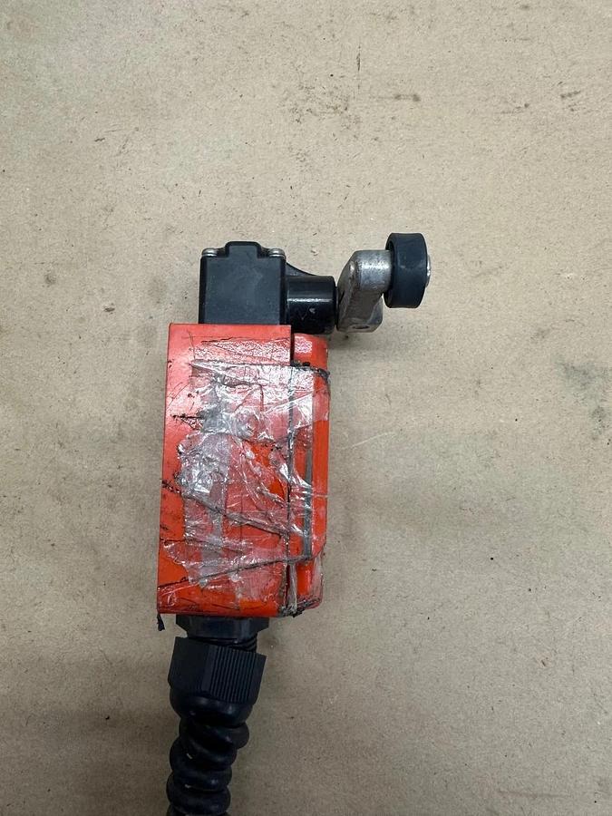 Used Allen Bradley 60946-5-1 Type 1 Limit Switch