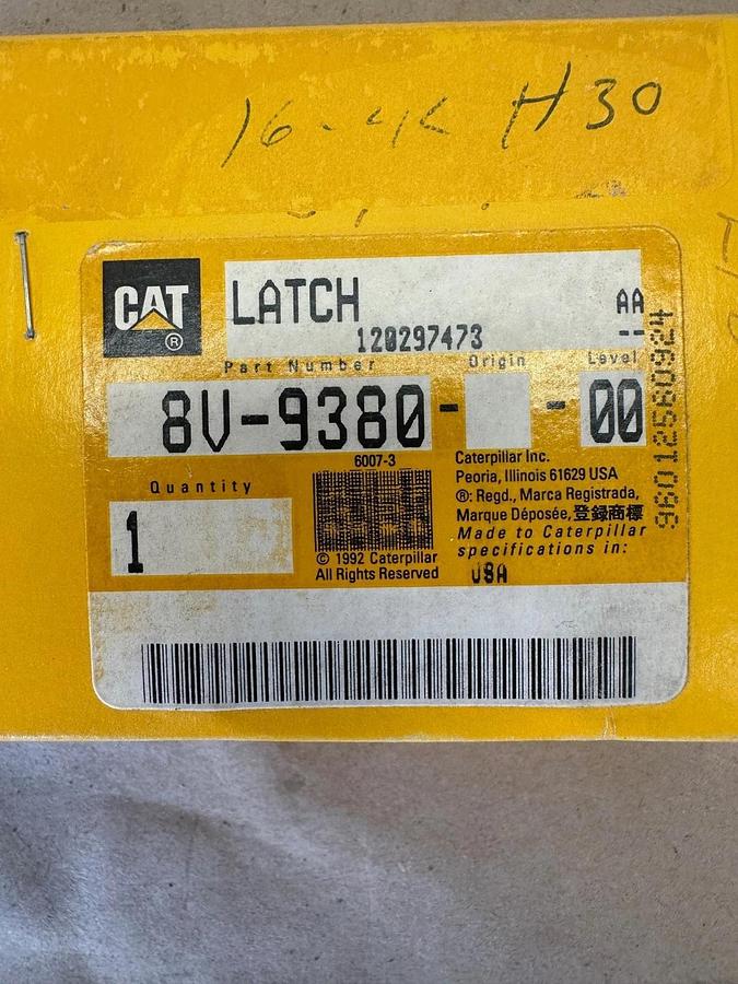 Used CAT 8v-9380 Cab Door Latch *NEW*