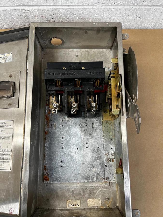 Used General Electric THN3362SSW Safety Switch 60 AMP, 600 VAC, Max HP 60 Model:11