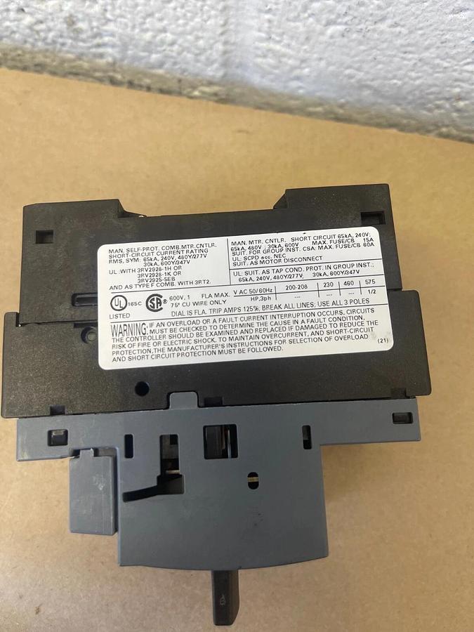 Used Siemens 3RV2011-0JA10 Circuit Breaker 50/60 Hz