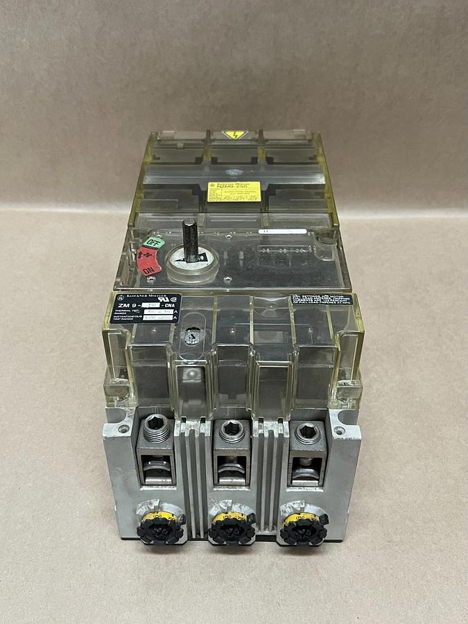 Used Klocker-Moeller NZM9-250 600VAC, 250A Circuit Breaker w/ ZM9-160-CNA Trip Unit