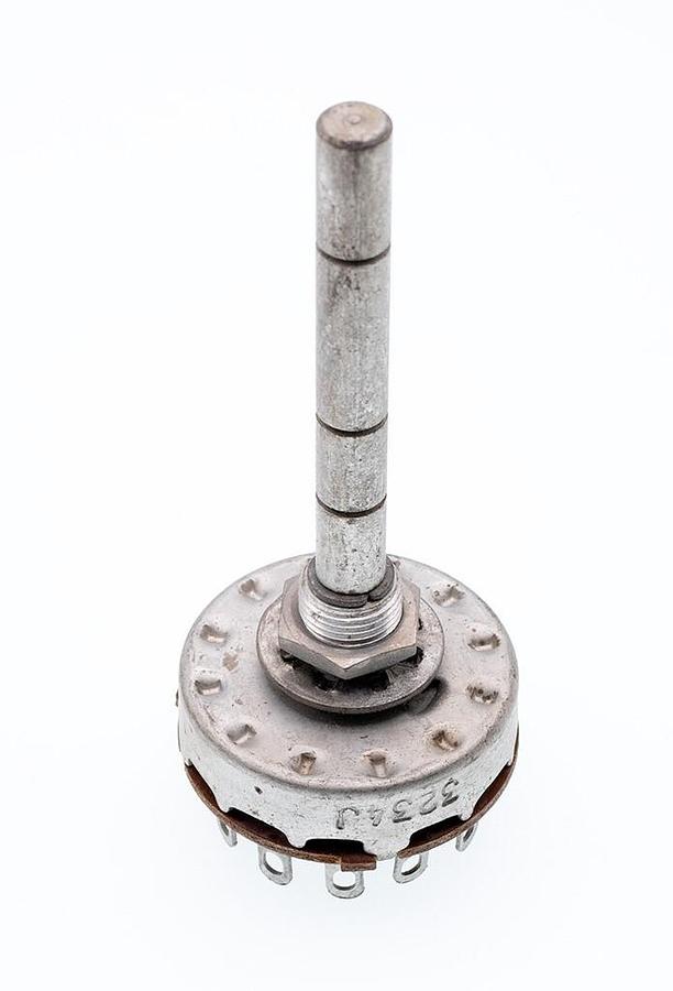 Centralab PA-1009 3 POL-11 POS Non-Shorting Phenolic (lot of 5)