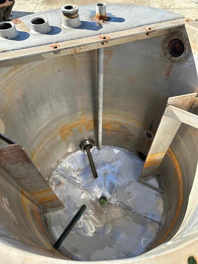 Used Stainless Steel Mixing Tank, 106 Gallon, w/ Leeson 1/3Hp @ 1725Rpm, 1 Ph, 115V