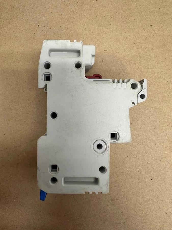 Used Ferraz Shawmut US141I Ultrasafe Fuse Holder