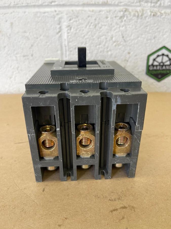 Used Siemens 3VE5331-0CU00 Circuit Breaker, 125 Amps, 600 VAC, 3 Phase