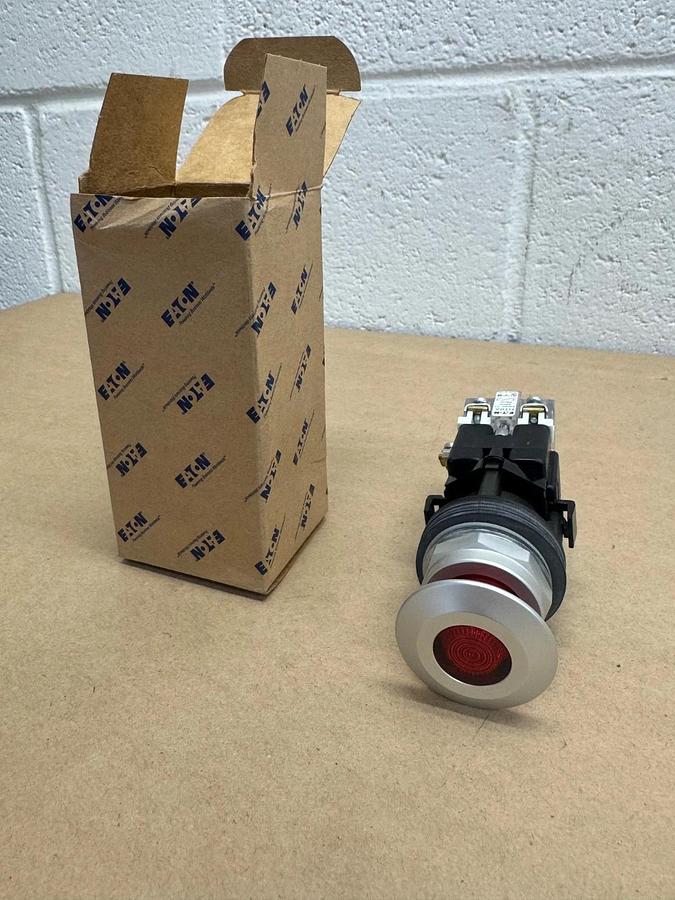 Used Eaton HT8FBRAF Red Push-Pull Button 24V *NEW*