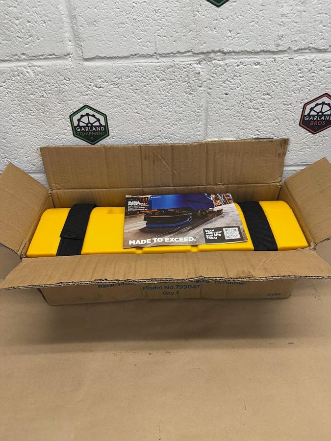 Global Industrial 799047 Rack Protector, 3”x3” Opening, 18” H, Yellow