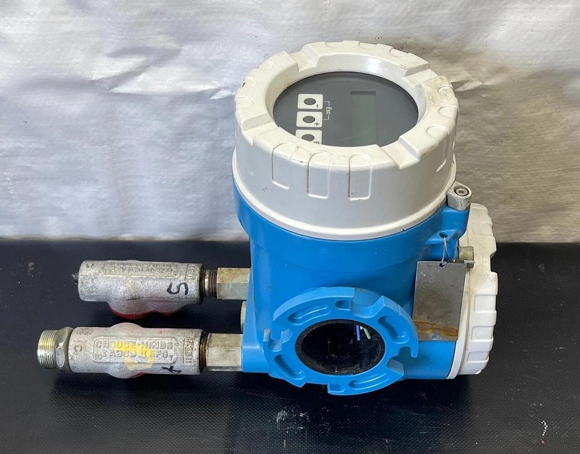 Used Endress+Hauser 80A02-1UM7/0 Pressure Transmitter, Digital Flow Meter