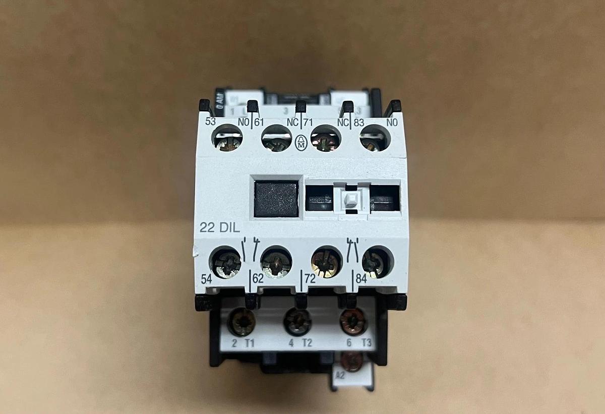 Used Moeller DIL0AM-G 3PH Power Contactor w/ 22 DIL Aux Contact Block