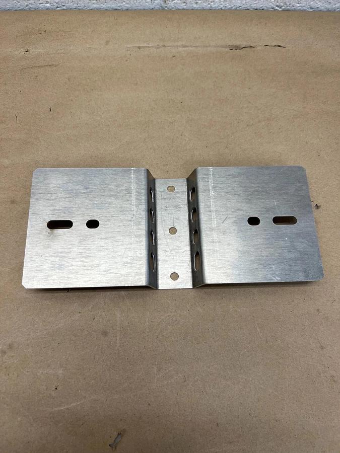 Used Eaton B-LINE KR4A FSP Splice Plate - Lot of 4