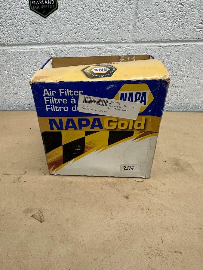 Used NAPA Gold 2274 Air Filter *NEW*