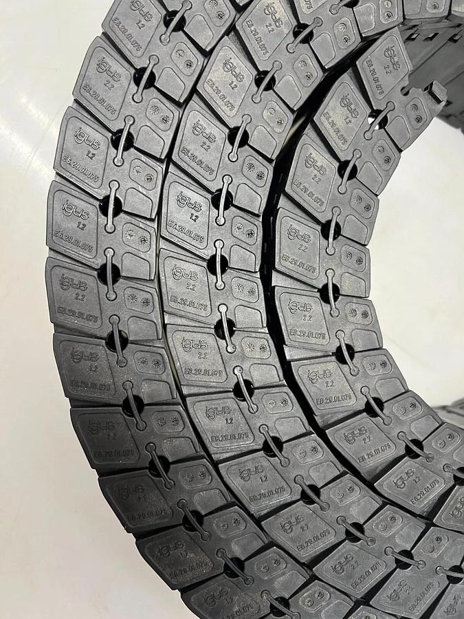 Used igus E6.29.01.075 E-Chain, 102 links, 7-1/2 feet Long