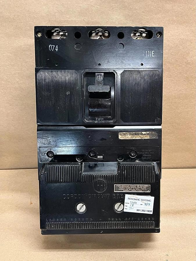 Used ITE CJ3B200 200A, 3-Pole, 600V Cordon Integrally Fused Circuit Breaker
