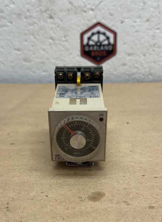 Used OMRON E5C2-R20J Temperature Controller