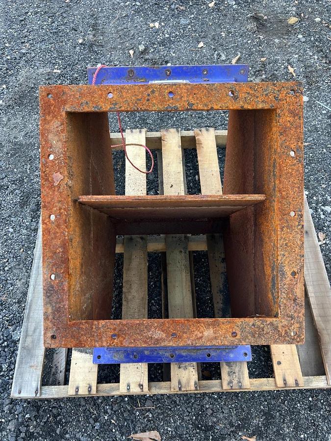 Used Bush & Wilton 69013 Diverter Inside-Inside: 14”, Outside-Outside: 20”