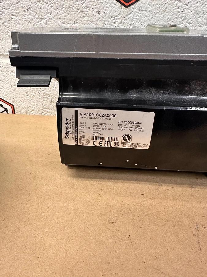 Used Wittenstein Alpha LPBK 090-M02-5-111 Gear Box i:5 w Servo Motor VIA1001C02A0000