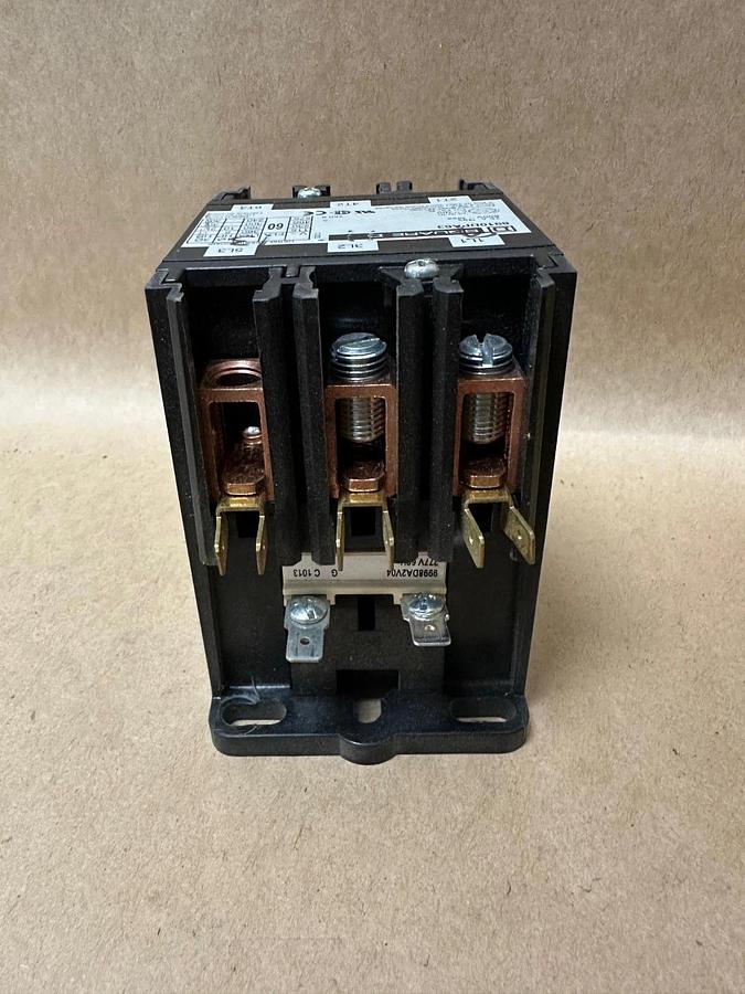 Square D 8910DPA63V02 Definite Purpose Contactor *NEW*