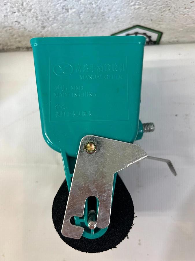 Used 3" Inch Paint Bucket Portable Handheld Glue Applicator MM3 Woodworking