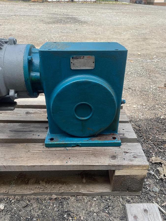 Used Reliance Electric M94628 Speed Reducer Gearbox w/ Toshiba B0024FLF2AM 3 ph Motor
