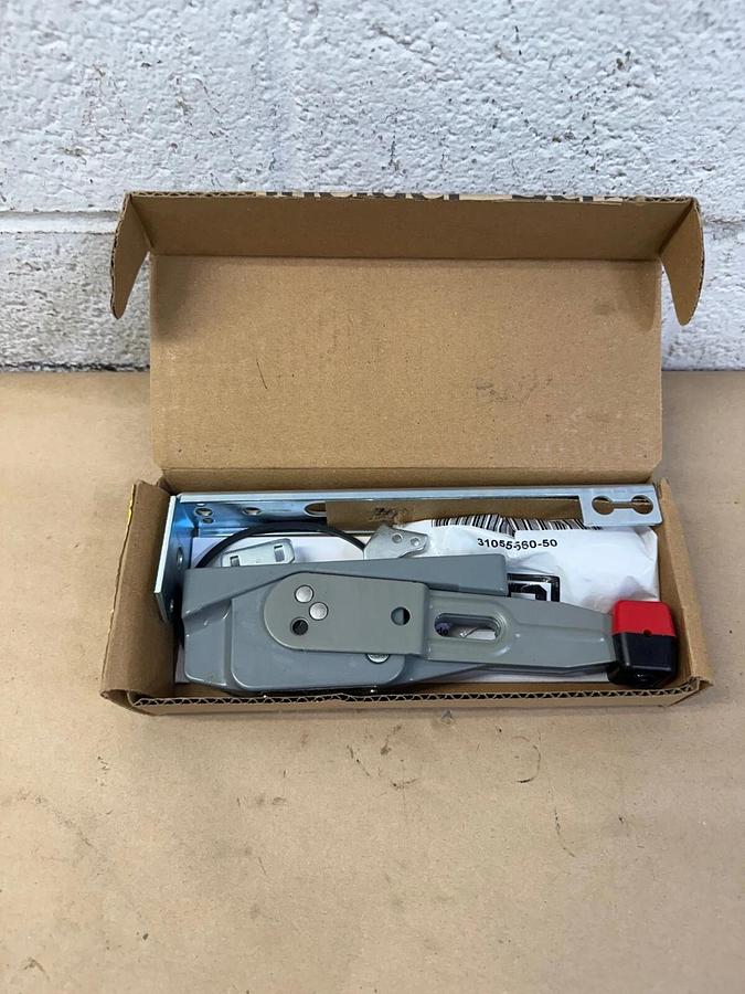 Square D 9422A1 Flange Mounted Operating Handle (6 inch) Series B