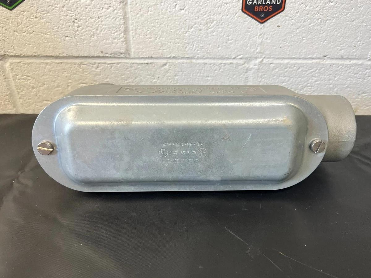 Used Appleton Form 35 Conduit Outlet w Cover