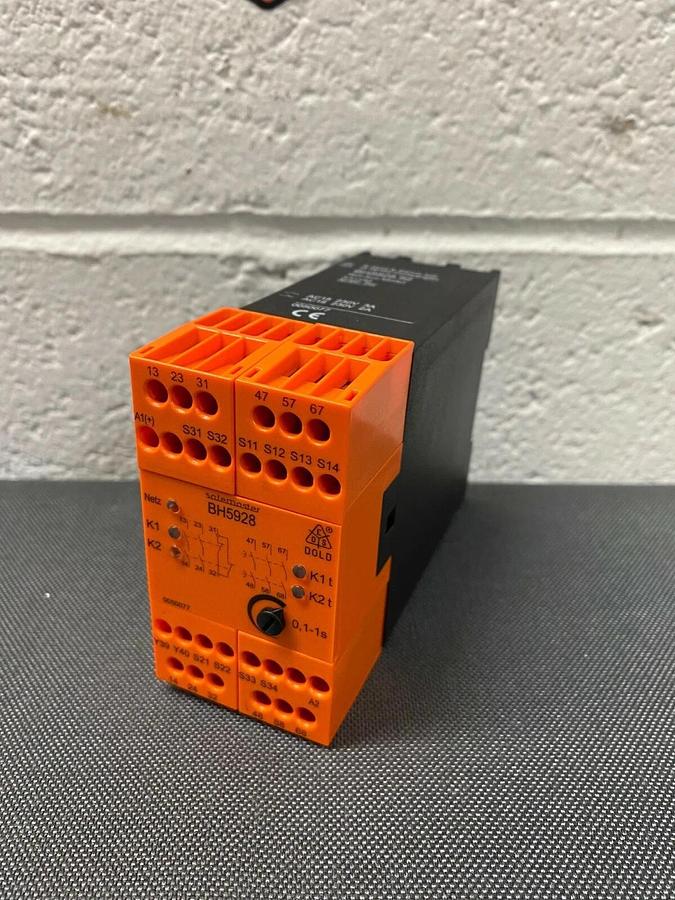 Used E. Dold & Sohne/ SafeMaster BH5928.92 AC/DC24V