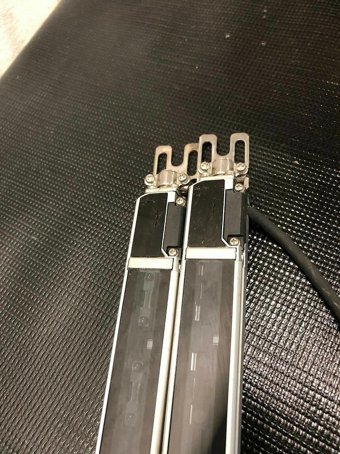 Used Keyence SL-C40-T Transmitter, SL-C40-R Receiver 24” Safety Light Curtain Sensor