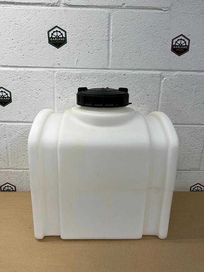 Buyer Products 82123879 RomoTech Domed Storage Tank, 8 Gallon, 16”x12”x15”