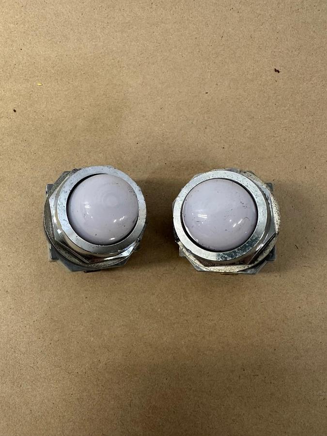 Used IDEC APD 30mm Pilot Light White - Lot of 2