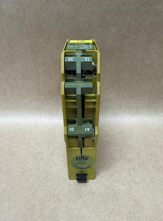 Used Pilz PNOZ Z 2S Safety Relay (675500)