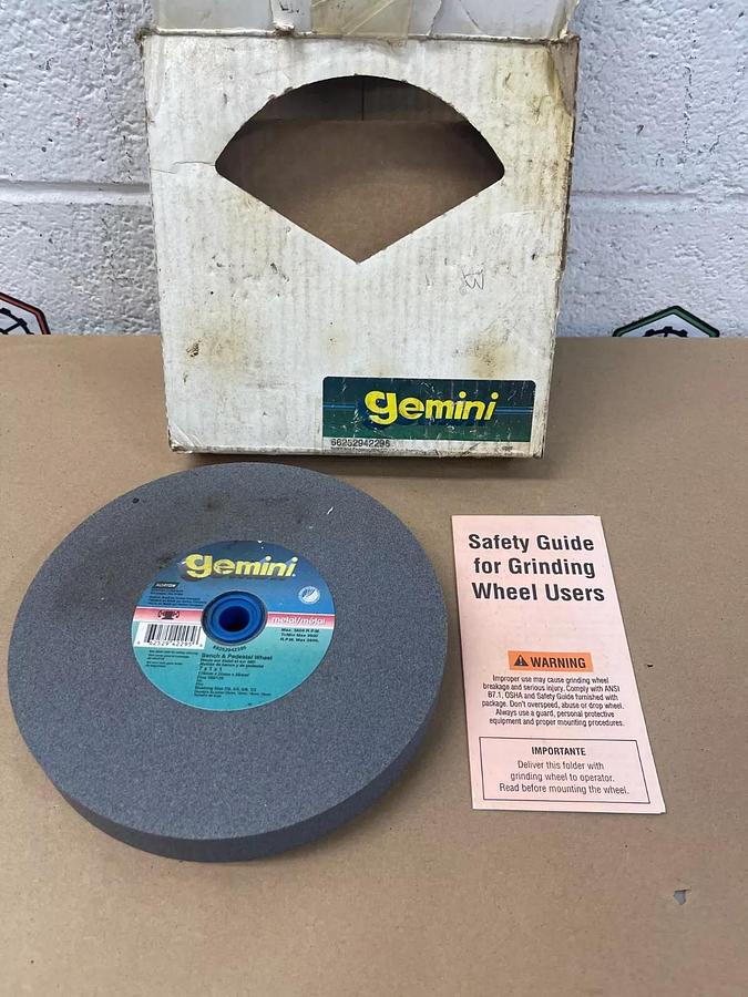 Used Norton 66252942295 Gemini, Bench and Pedestal Wheel, 7 x 1 x 1, Fine 100/120