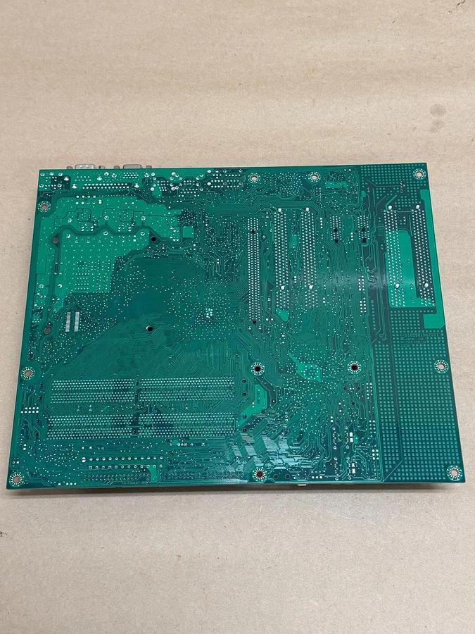 INTEL E210882 Desktop Board