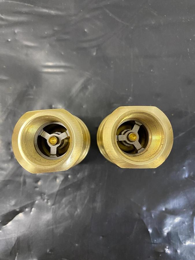 Used Avtec 100-010 Brass Socket 1/2 PSIG - Lot of 2
