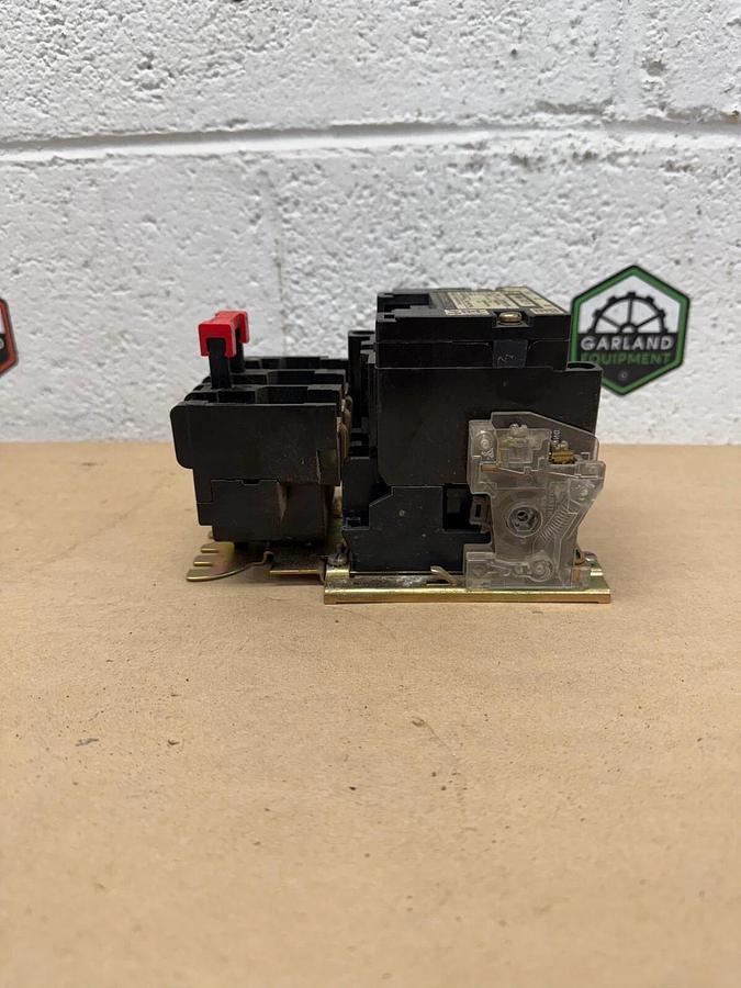 Used Square D 8536SBG25 Motor Starter, Series A, NEMA Size 0, 600VAC Max