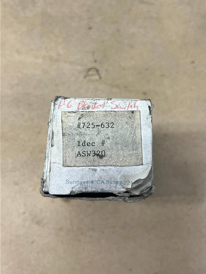 Used idec ASW320 Selector Switch