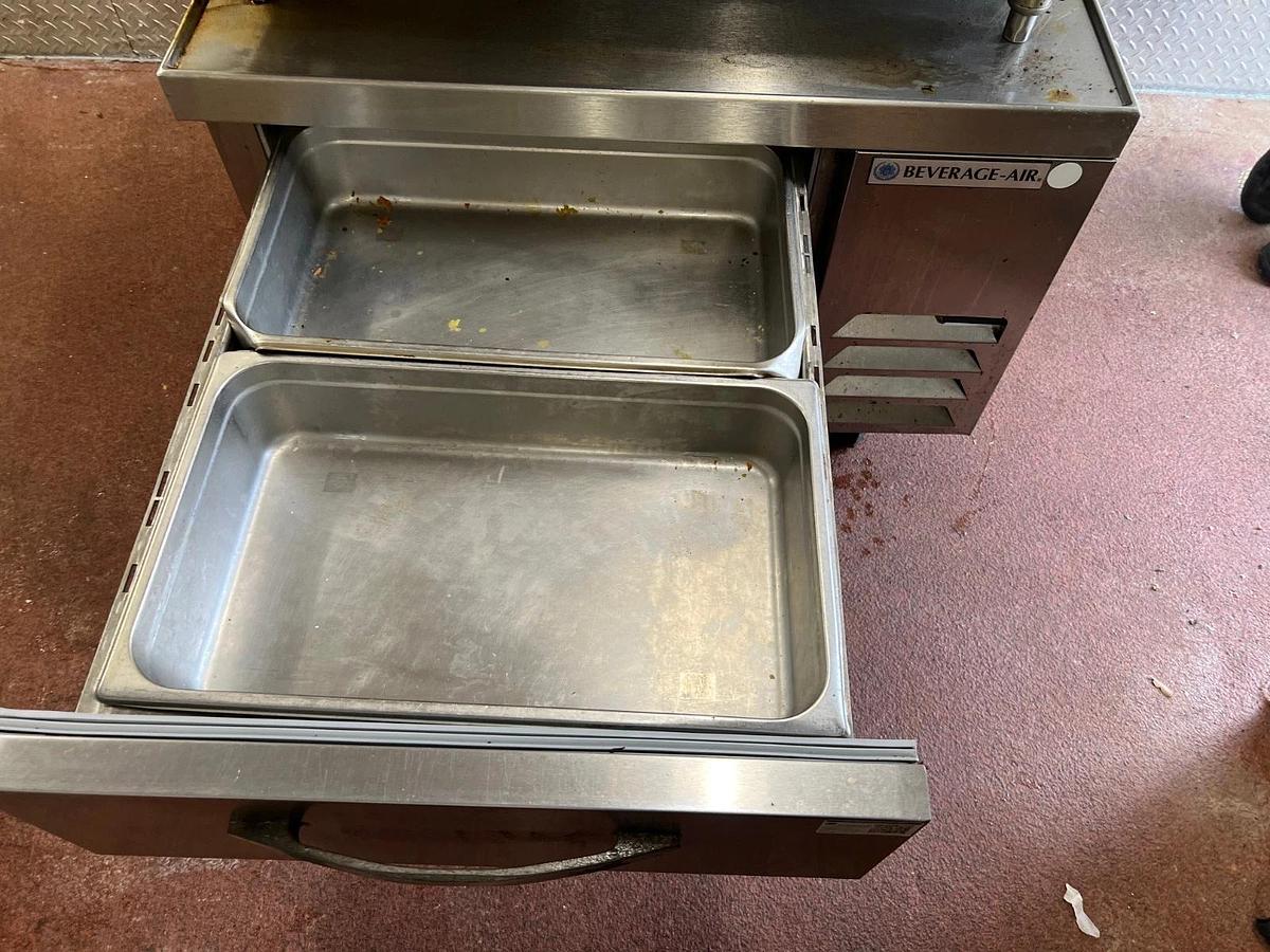 Used Beverage Air Corp. 809-053A Two Door Warming Station