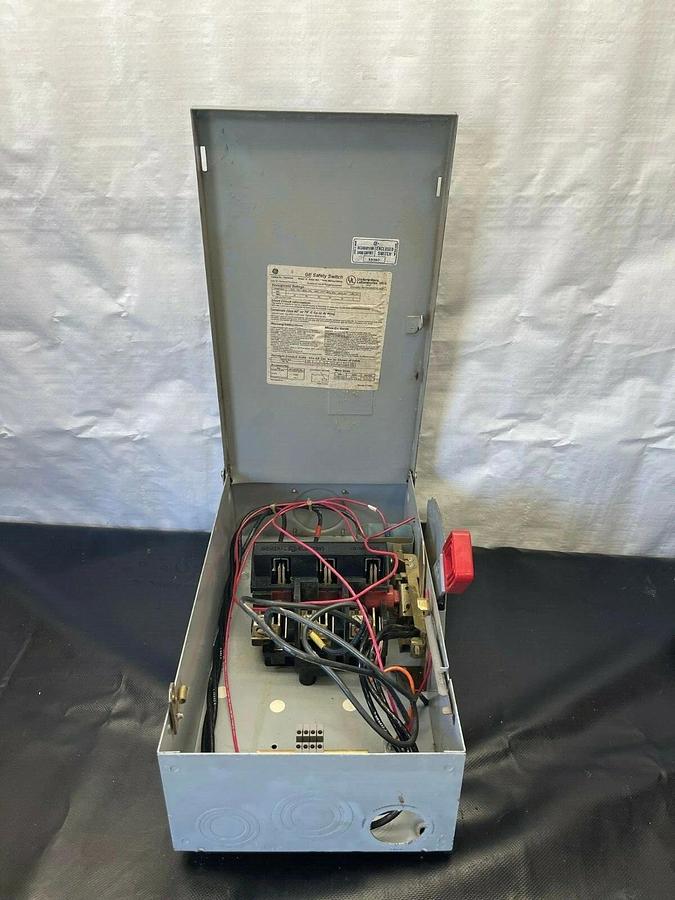 Used General Electric THN3362K Heavy Duty Safety Switch 60 Amp, 600 VAC