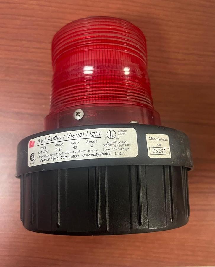 Used Federal Signal Corp AV1-LED-120R Red Audio/Visual Incandescent Light 120VAC .27A