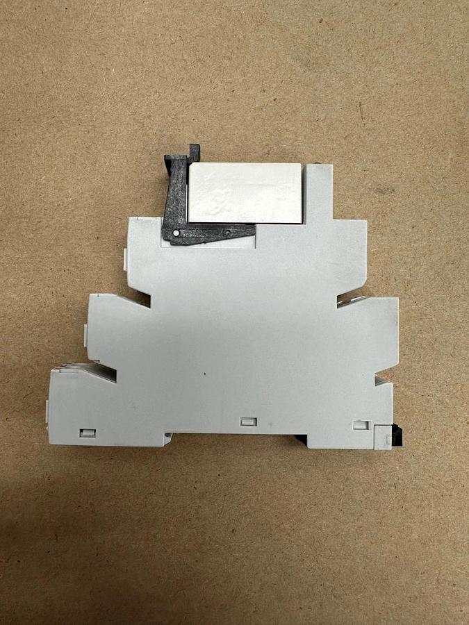 Used Allen Bradley 700-HLT12, 700-TBR2110 Terminal Block Relay *NEW*