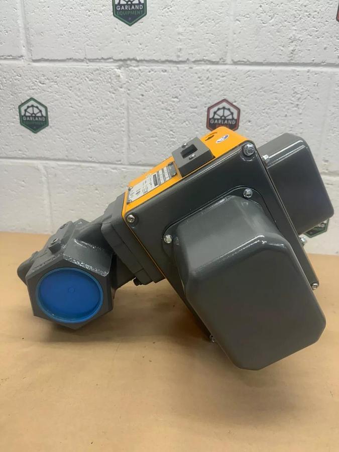 Used Maxon 300SMA11-AA11-BB22A0 Threaded Gas Safety Shutoff, 115 V, 1.7 A