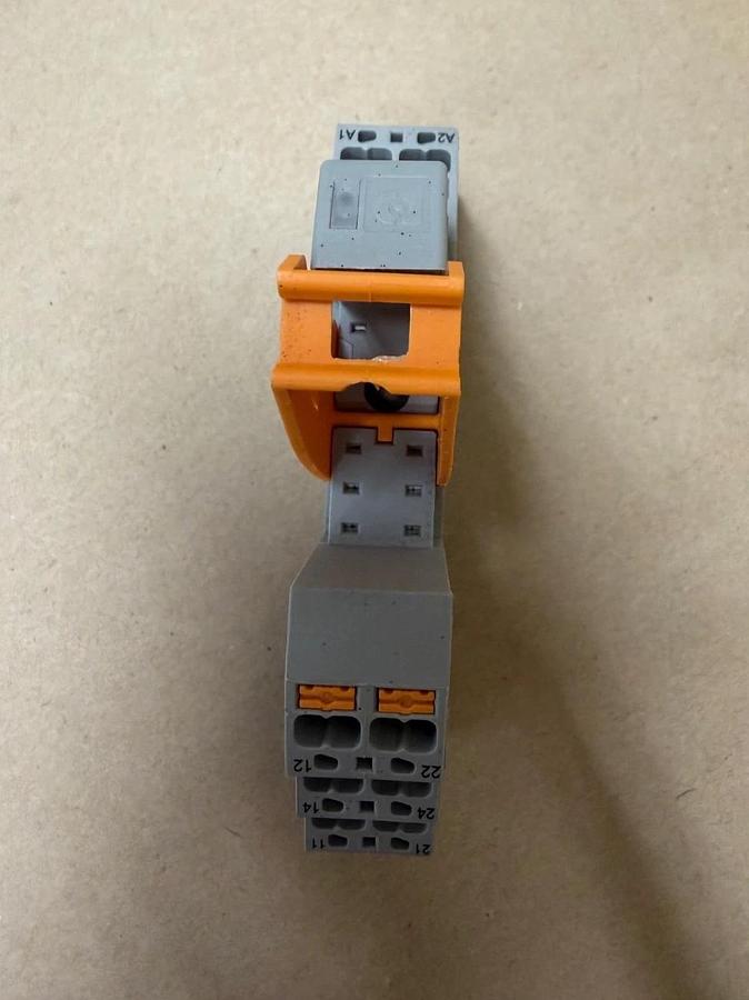 Used Phoenix Contact RIF-1-RPT-LDP-24DC/2x21/FG Relay Module