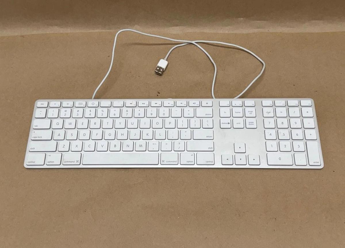 Used APPLE A1243 Wired Numeric Keyboard