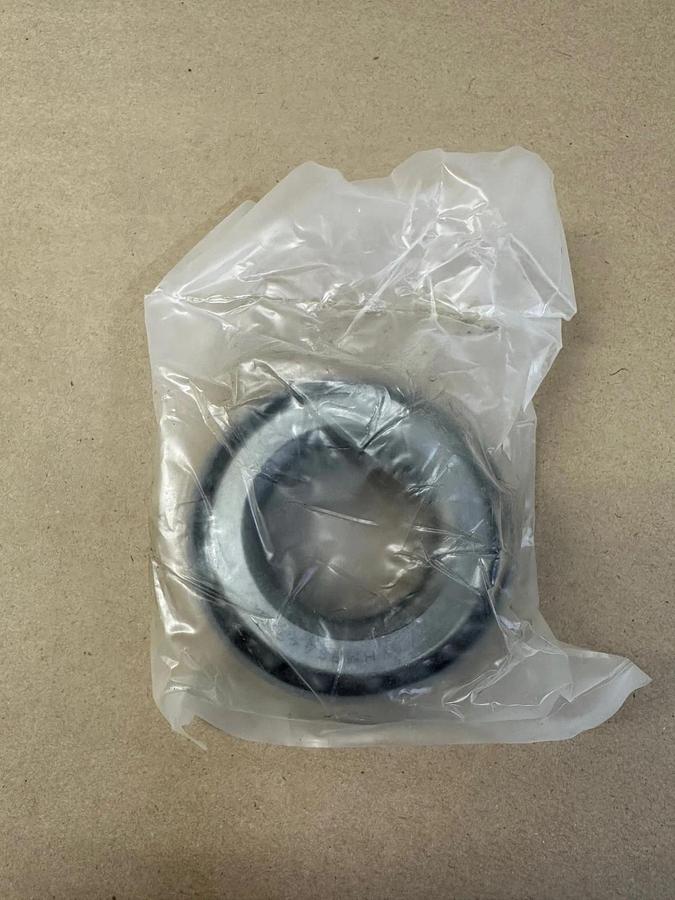 Used Hyster 153715 Taper Cone Bearing *NEW*