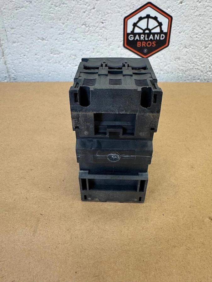 Used Schneider Electric GV2ME08 Manual Starter Motor Protector Circuit Breaker 2.5-4A
