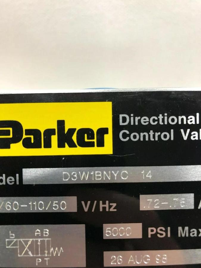 New - open box Parker D3W1BNYC Hydraulic Control Valve New
