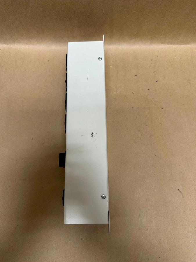 Used IEC 62100 10A Power Strip, 4 Outlets, Vertical Rack