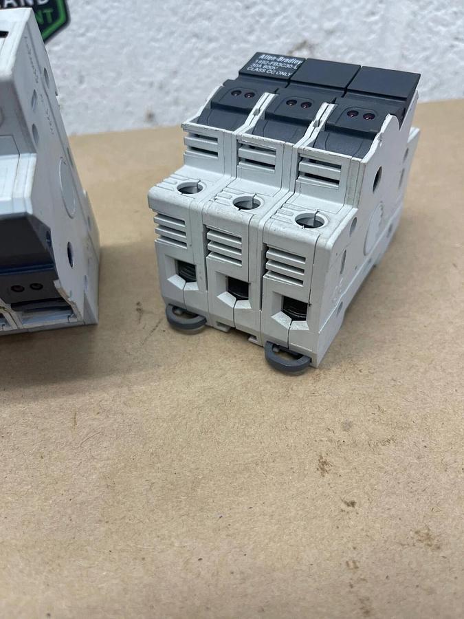 Used Allen-Bradley 1492-FB3C30-L Fuseholder, Series B, 30 A, 600 V - Lot of 2