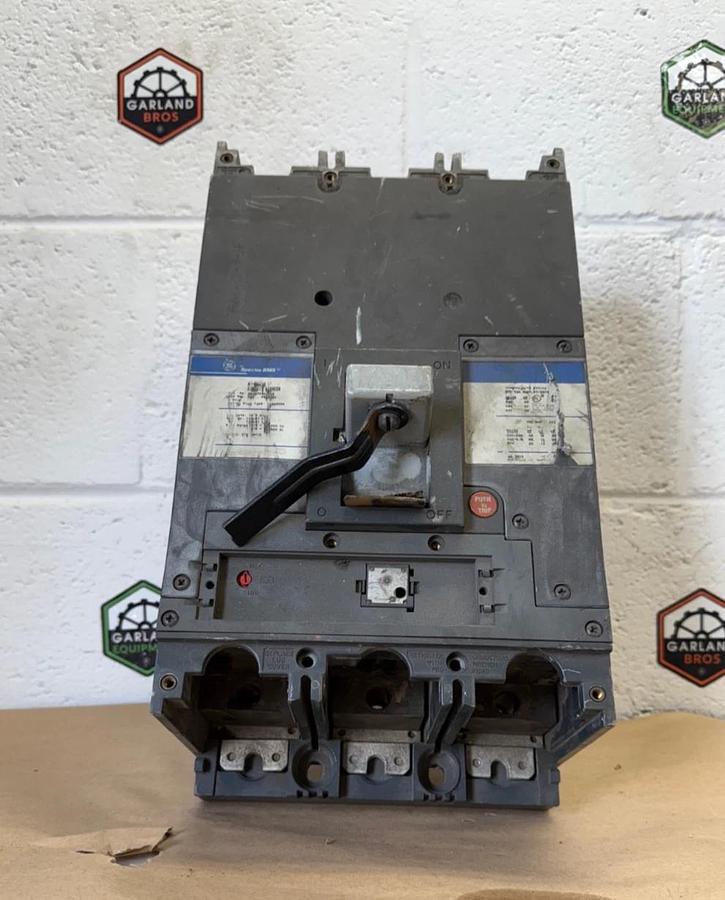 Used GE (General Electric) SKHA36AT0800 Hi-Break Circuit Breaker, 800A, 3-Pole