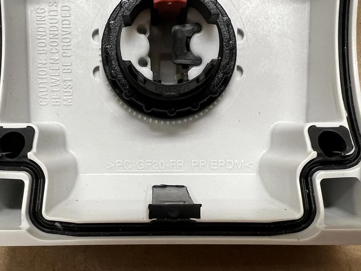 Used Moeller PC-GF20-FR Enclosed Selector Switch w/ M22-KC10 Contact Block