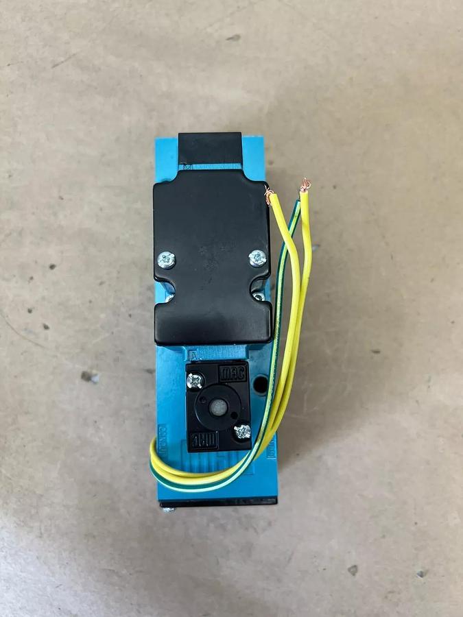 Used MAC 6211C-511-PP-111DA Valve Directional